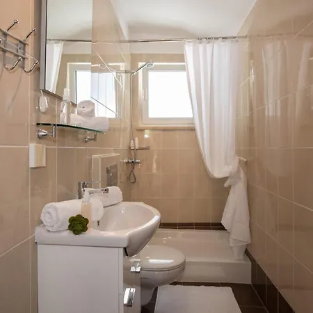 Center Ziric Apartman Opatija